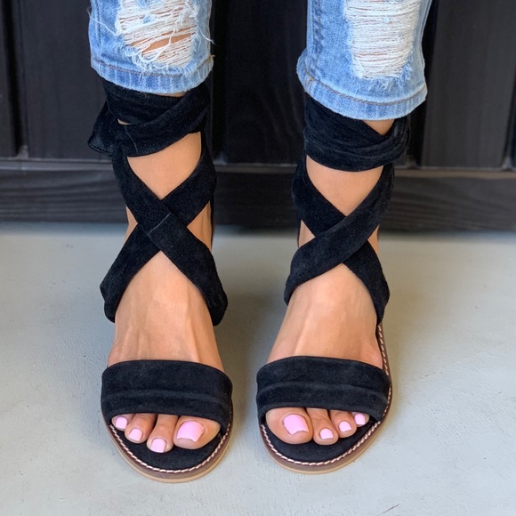 Bombay Genuine Ankle Wrap Ties Block Heel Sandal - Picture 2 of 5